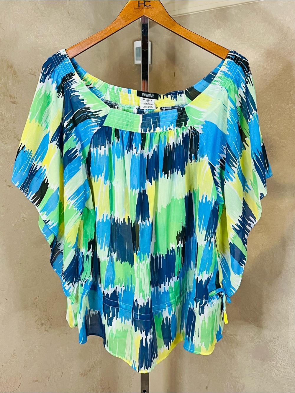 Metrostyle Plus Size 20 Abstract Drawstring Flowing Sheer Scoop Neck Dolman Top